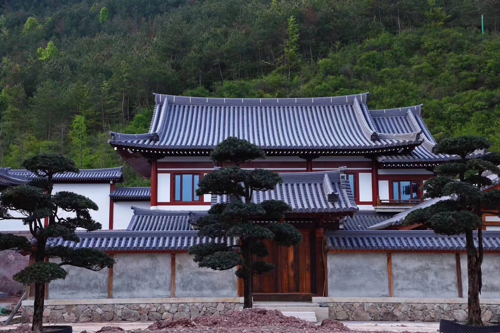 寺廟筒瓦在鋪蓋時(shí)常遇到的問(wèn)題